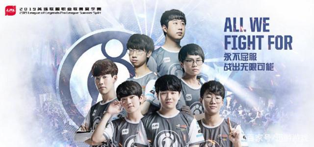 而詹姆斯在 而詹姆斯在