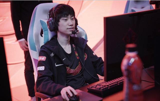 俱乐部的发 俱乐部的发