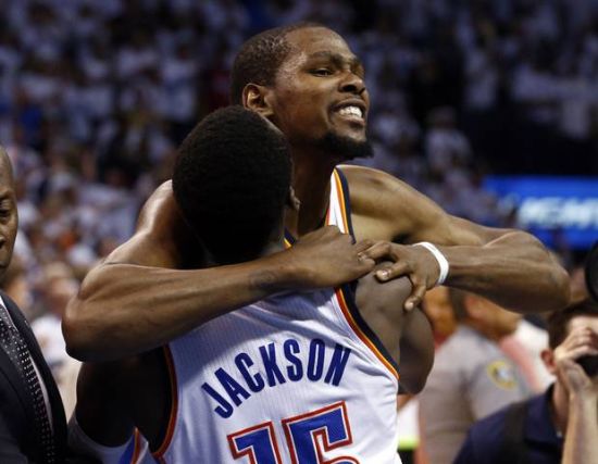 利用Q技能 利用Q技能