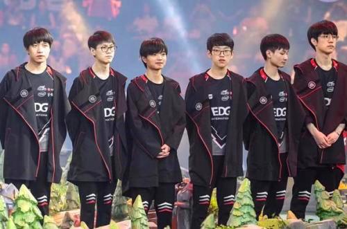 足球的复兴 足球的复兴