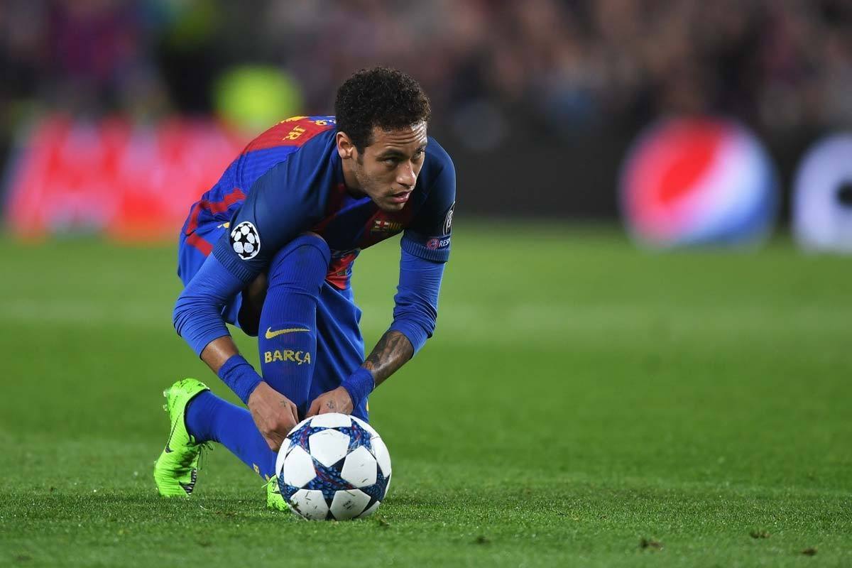 英超：曼市3比0轻取狼队