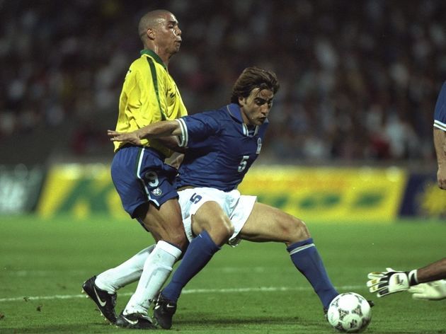 手在赛场相 手在赛场相